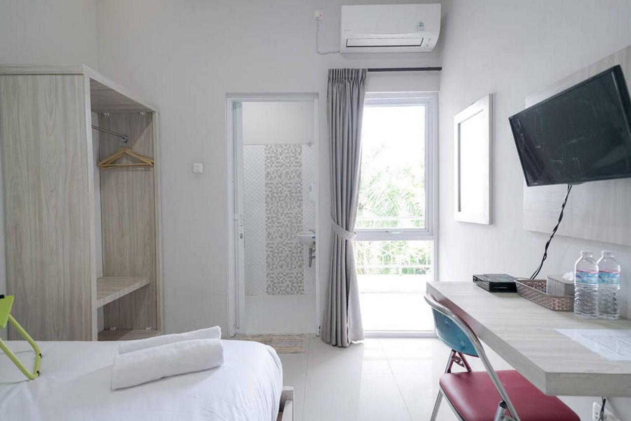 Urbanview Hotel Bari Syariah Palembang By Reddoorz Екстер'єр фото
