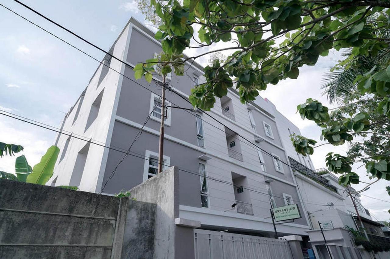 Urbanview Hotel Bari Syariah Palembang By Reddoorz Екстер'єр фото